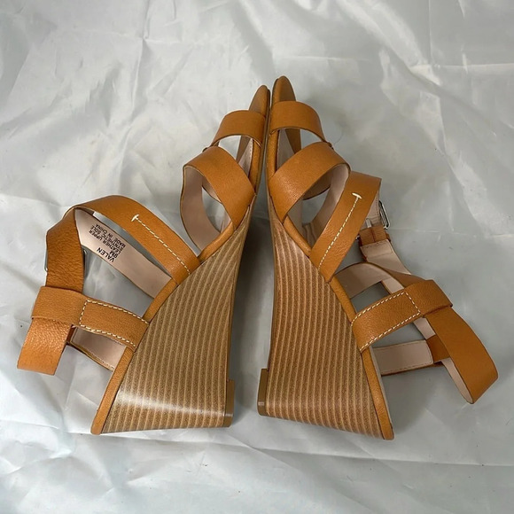 TAHARI Valen Wedge Crisscross Sandals Camel Brown Genuine Leather Open Toe 9 - Picture 5 of 9